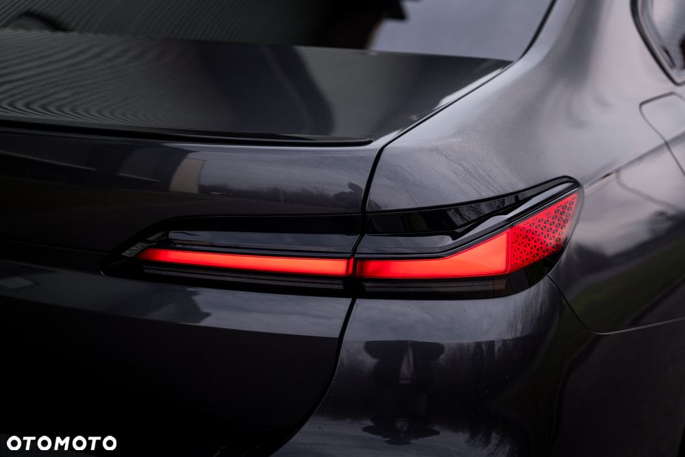 BMW Seria 7 740d xDrive mHEV Nero Lusso Edition sport - 18