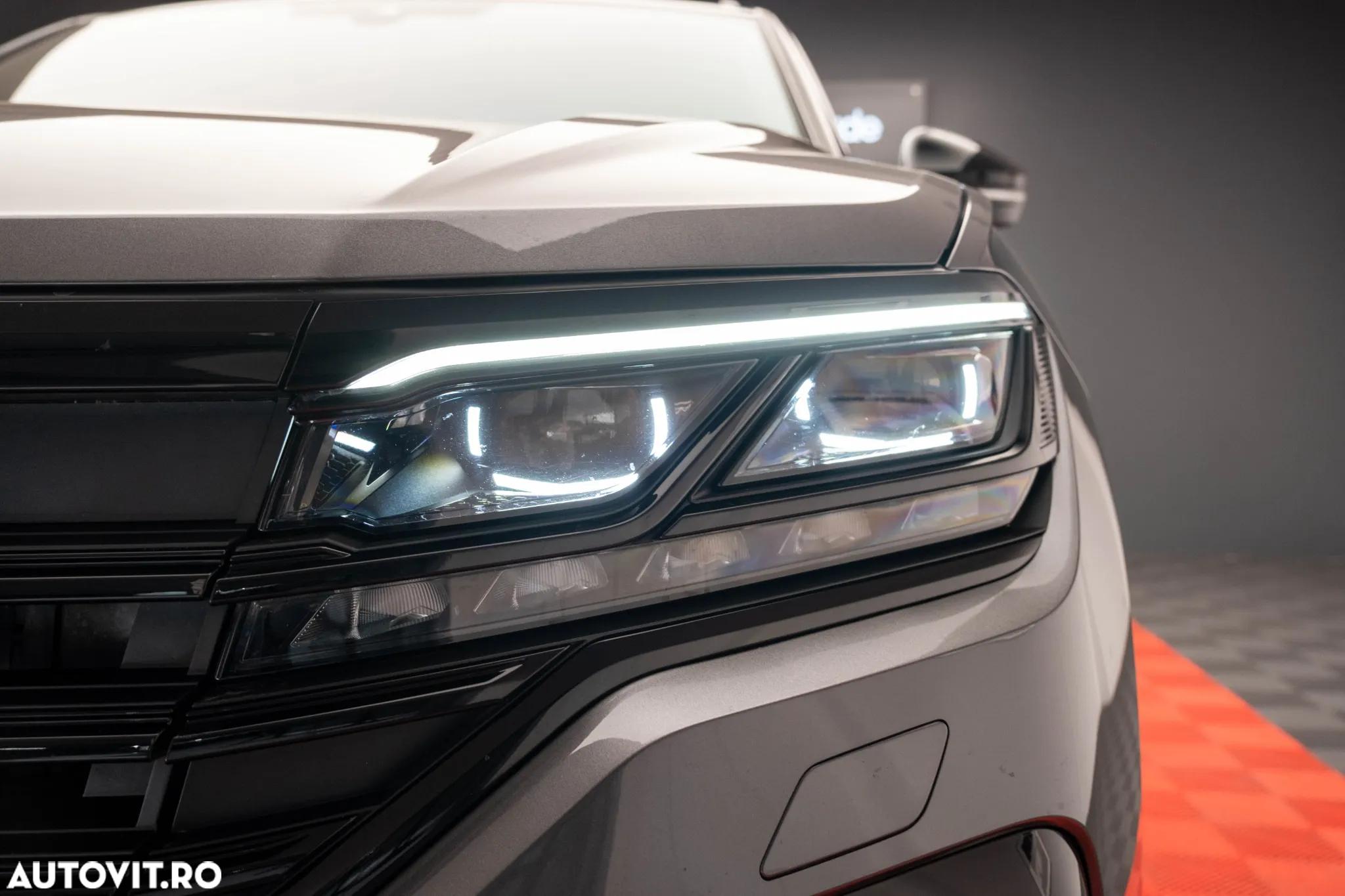 Volkswagen Touareg V6 TSI eHybrid PHEV R - 6