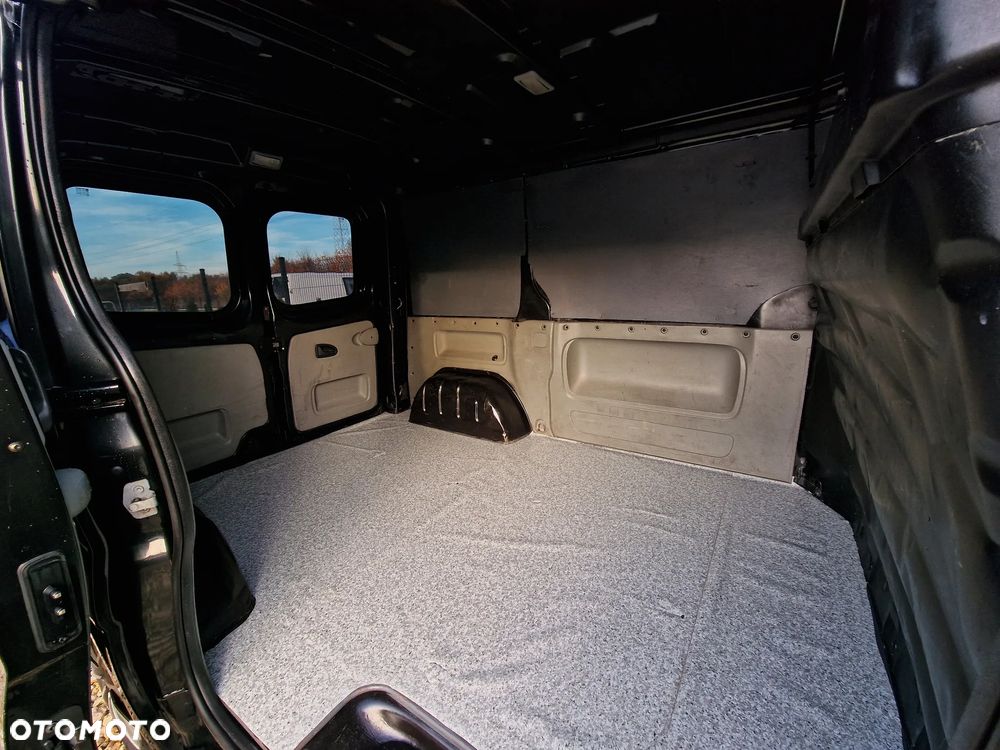 Renault Trafic Passenger - 11