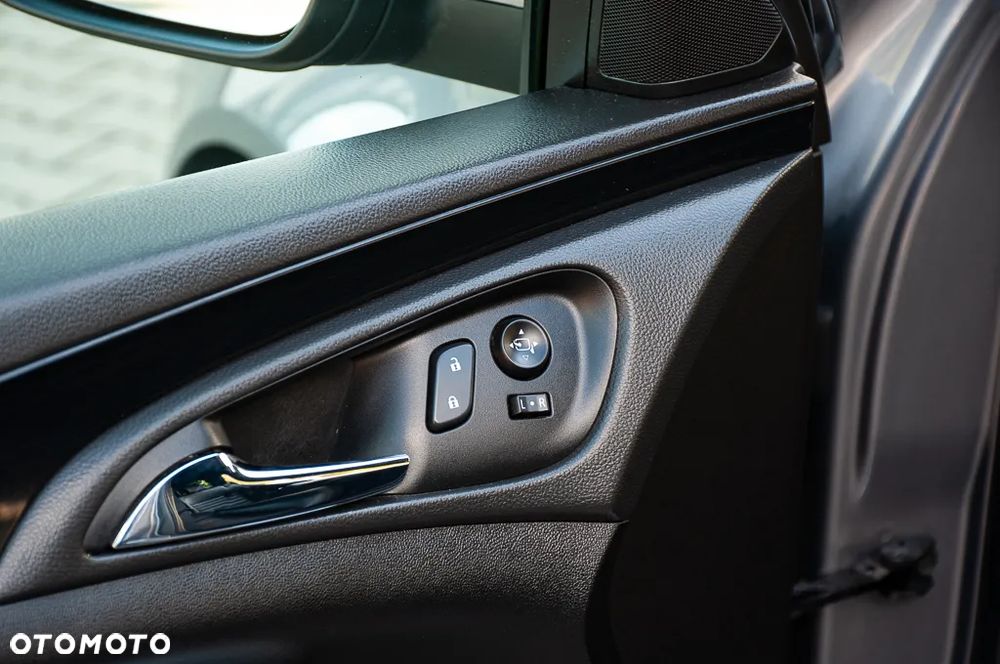 Opel Insignia 2.0 CDTI Cosmo - 33