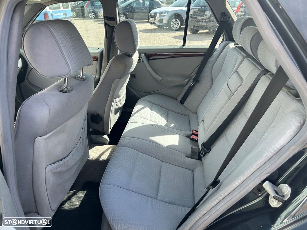 Mercedes-Benz C 250 TD Elegance - 12