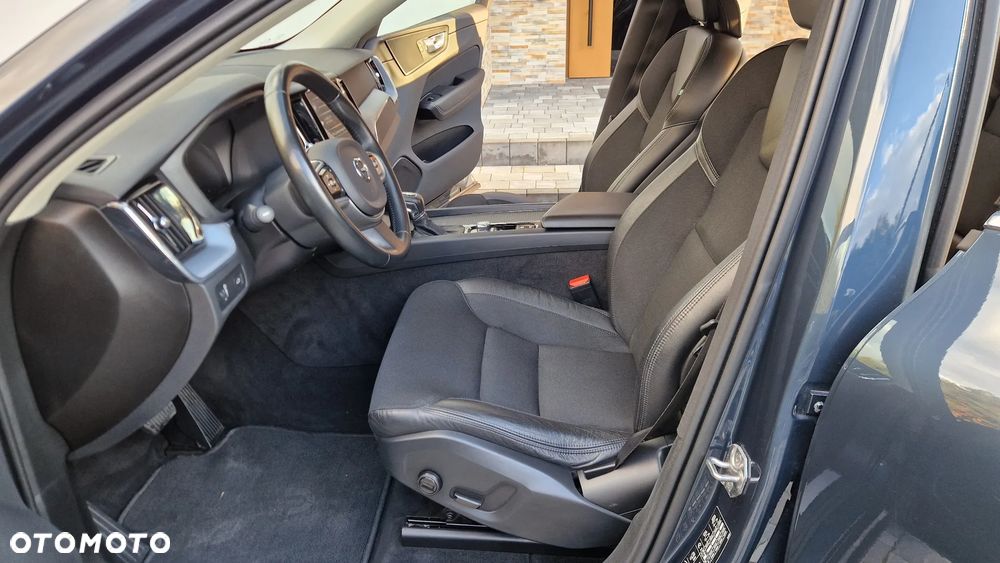 Volvo XC 60 D4 Momentum Pro - 17