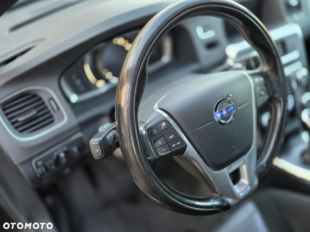 Volvo S60 T6 AWD Geartronic RDesign - 25