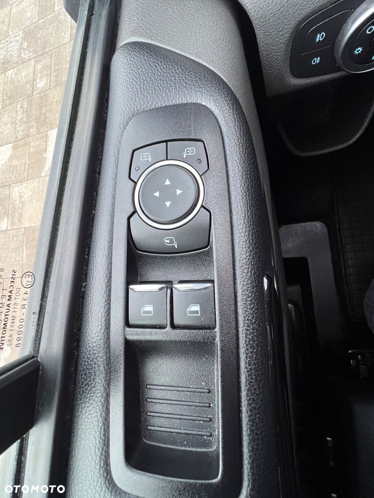 Ford Tourneo Custom 2.0 EcoBlue L2 Titanium - 26