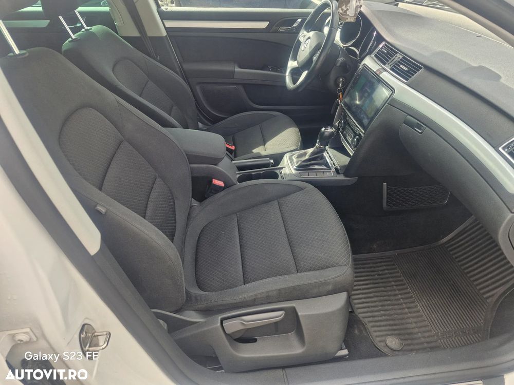 Skoda Superb 2.0 TDI Elegance DSG - 16