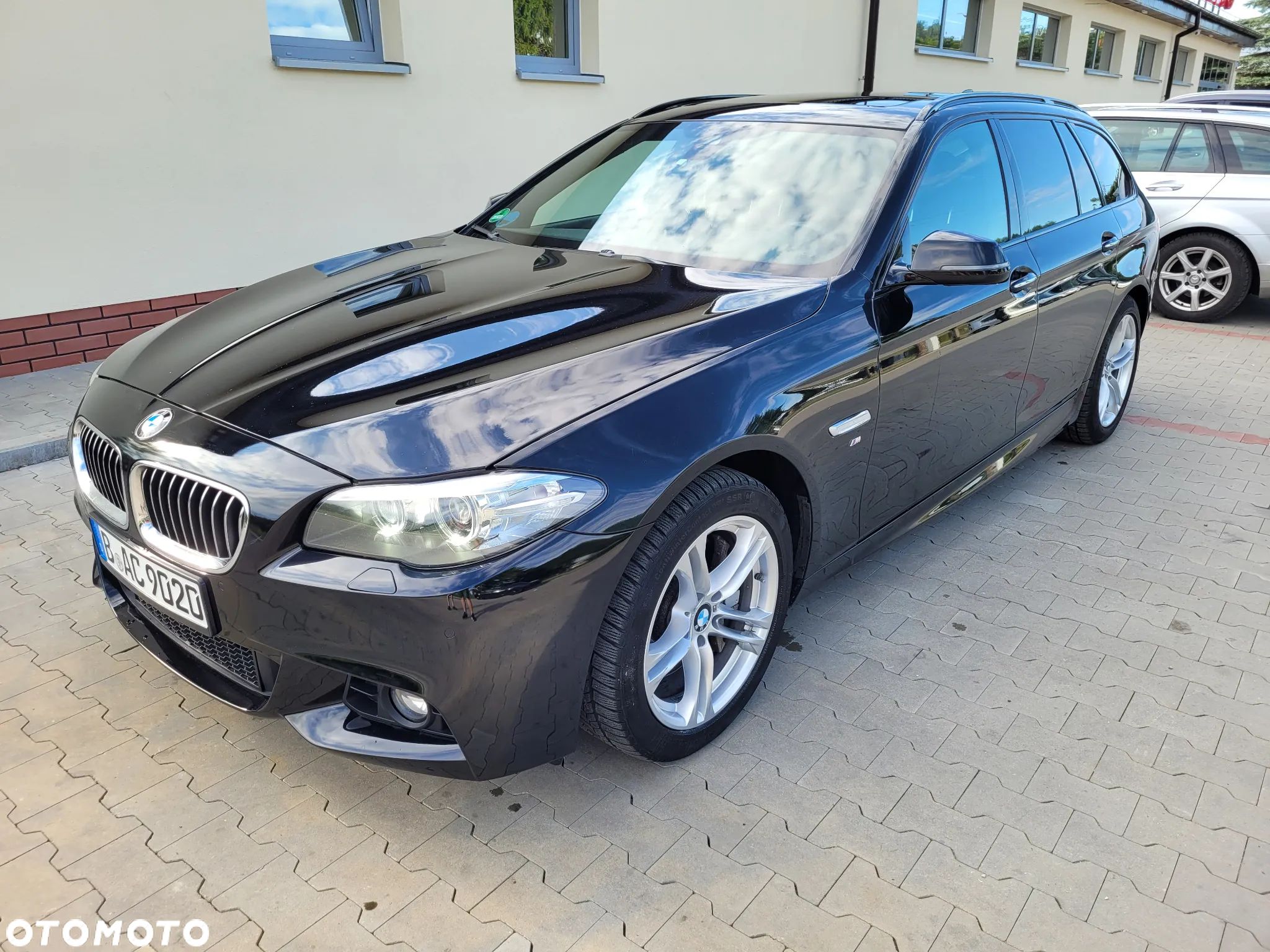 BMW Seria 5 530d xDrive Touring - 1