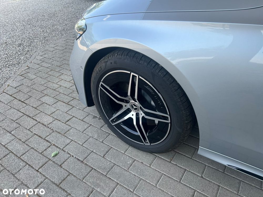 Mercedes-Benz Klasa E 200 mHEV 4-Matic Exclusive 9G-Tronic - 6