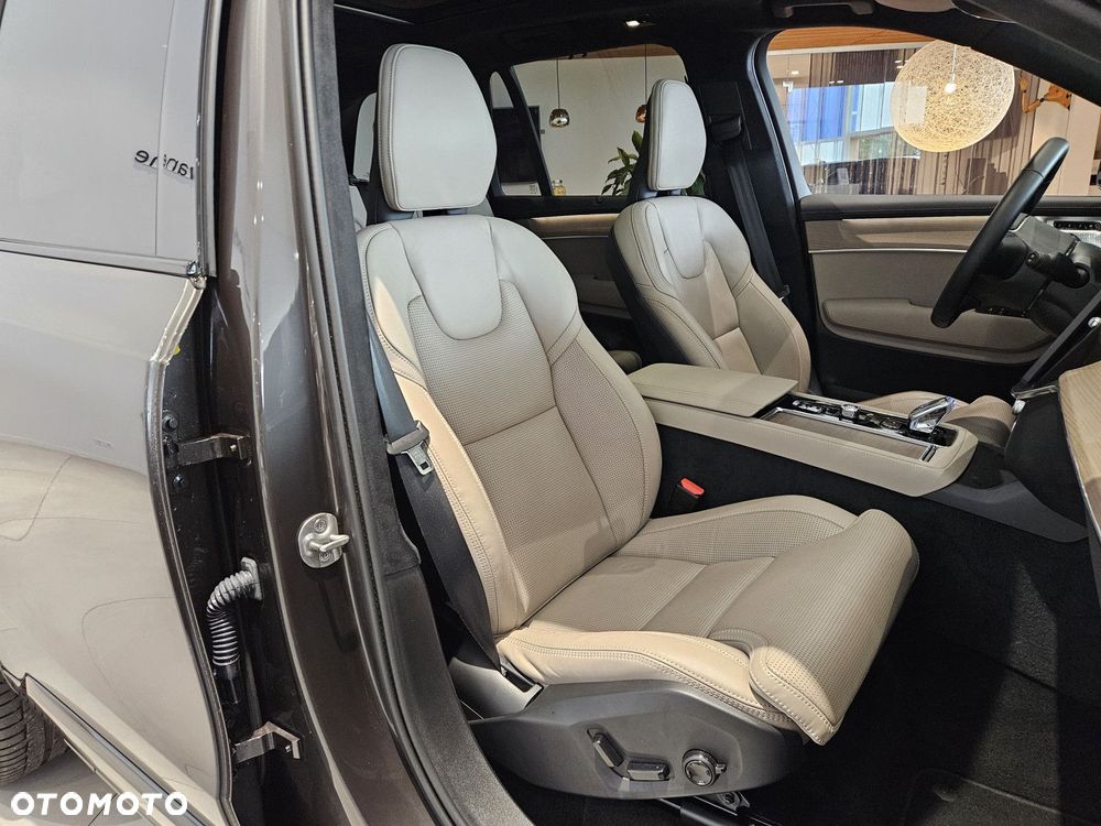 Volvo XC 90 - 34