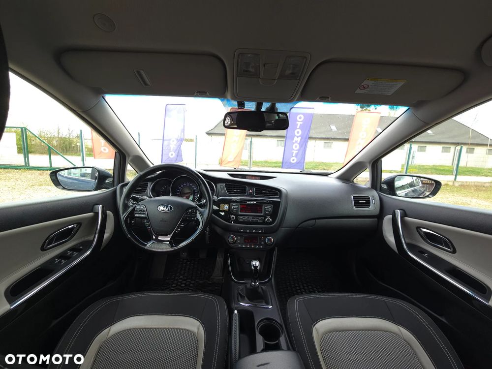 Kia Ceed 1.6 CRDi 128 Vision - 34