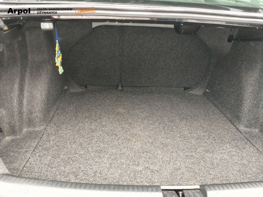 Volkswagen Jetta - 28