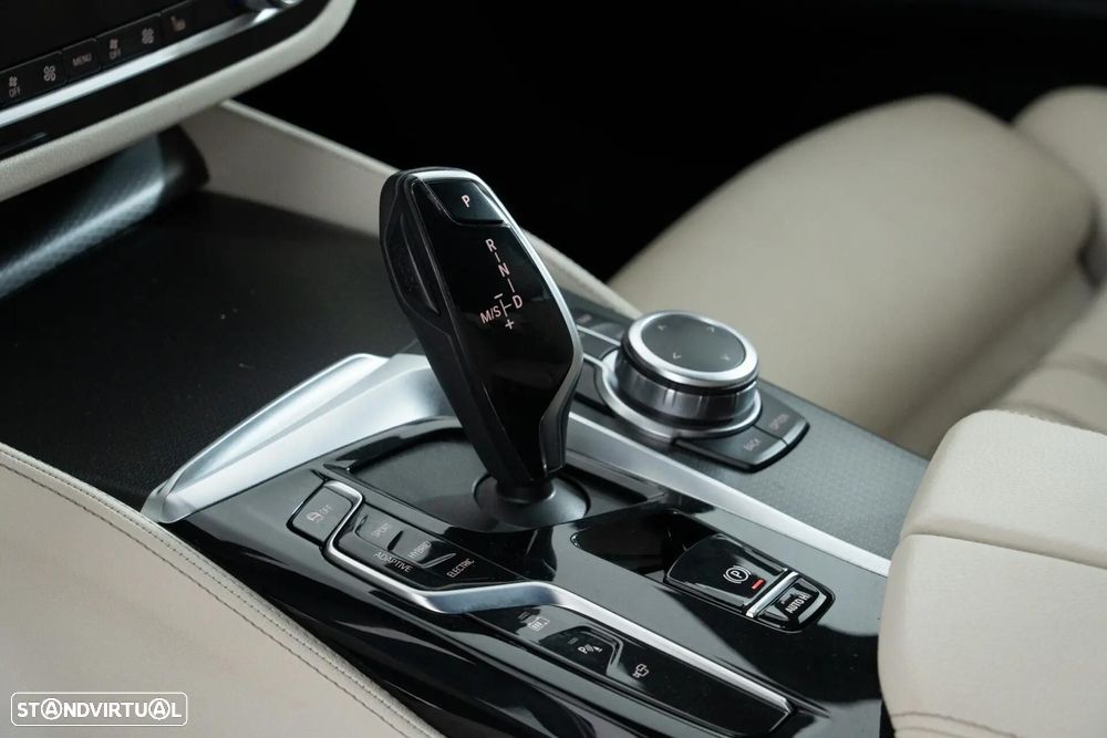 BMW 545 e xDrive Line Luxury - 27
