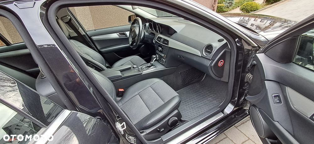 Mercedes-Benz Klasa C 180 7G-TRONIC - 9