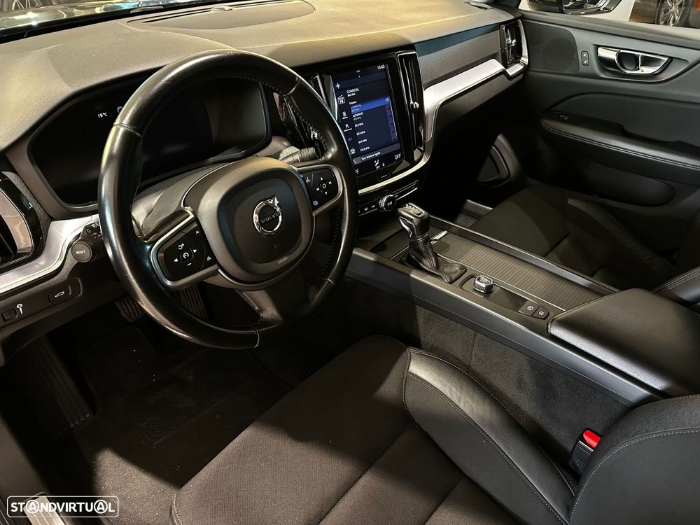 Volvo V60 2.0 D3 Momentum Geartronic - 18