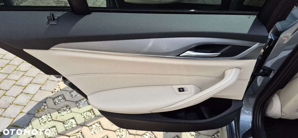 BMW Seria 5 520d xDrive M Sport sport - 17