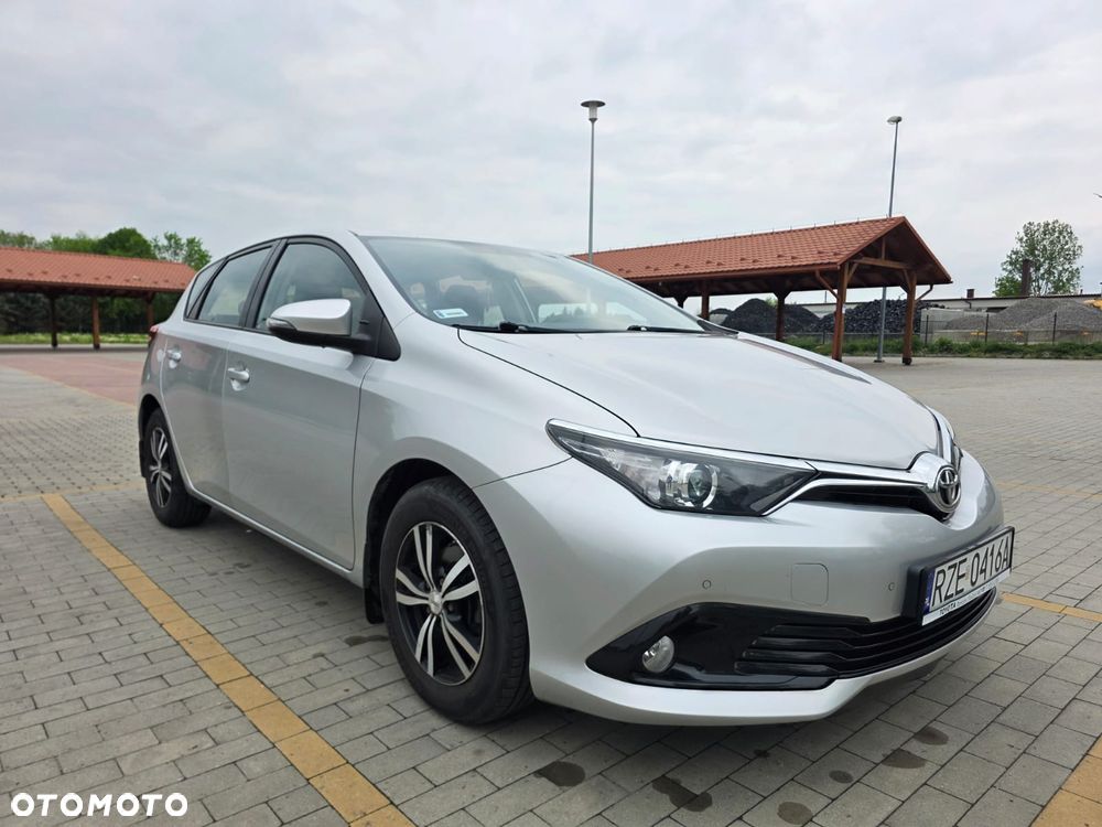 Toyota Auris 1.33 VVT-i Comfort - 2