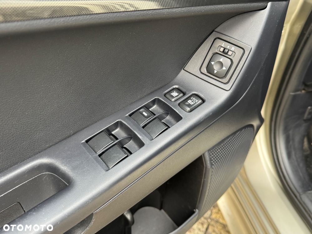 Mitsubishi Lancer 1.8 Invite - 27