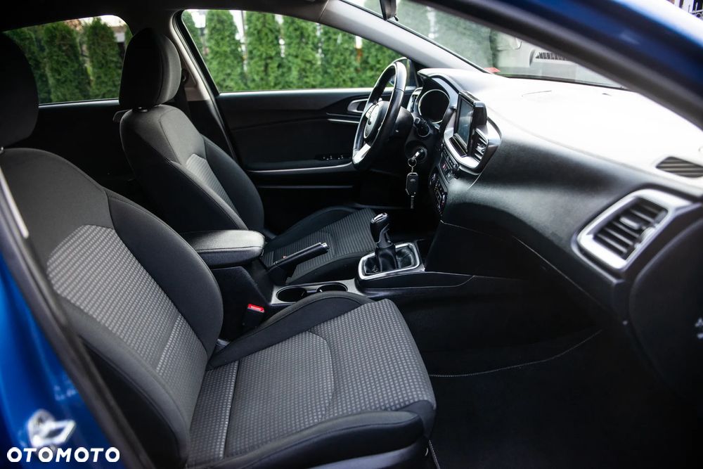 Kia Ceed 1.4 Business Line - 27