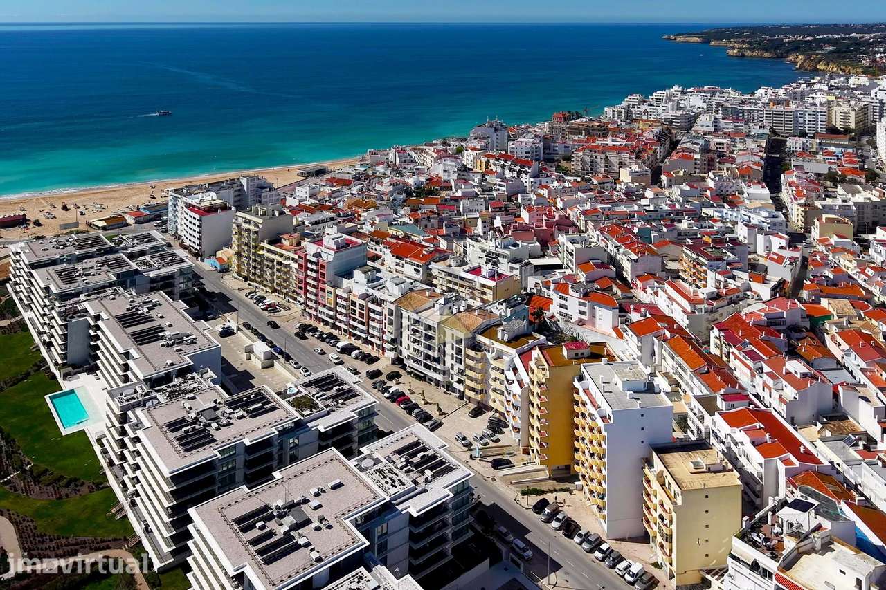 Praia à Porta: Espaço Comercial com Potencial Residencial em Armação d - Grande imagem: 3/43