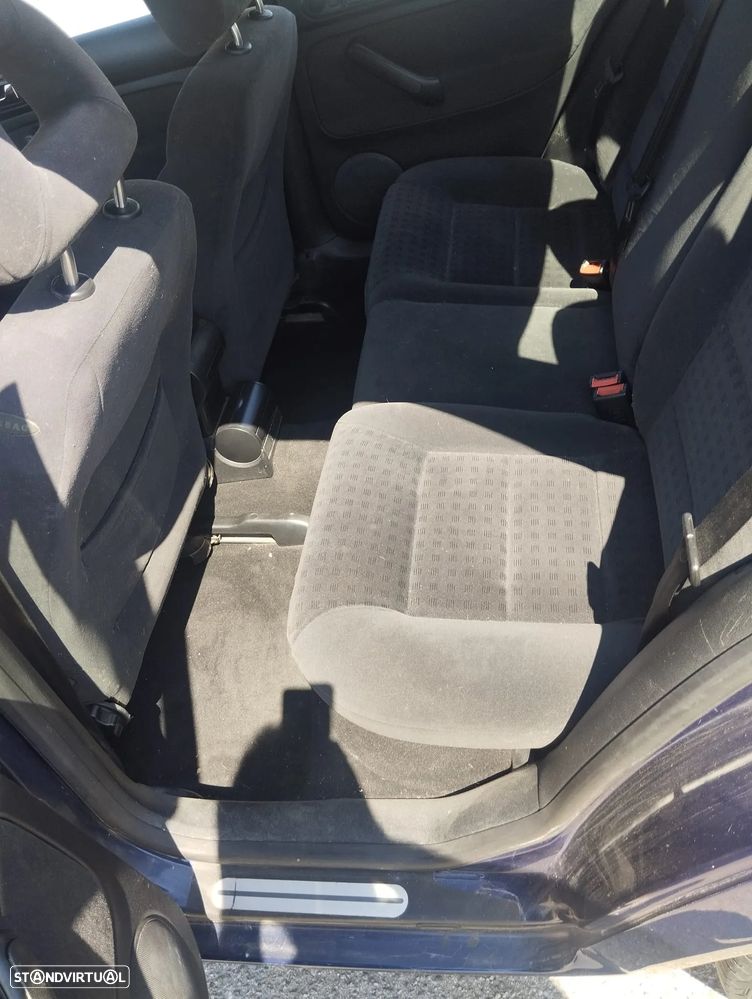 VW Bora 1.9 TDi Confortline - 14