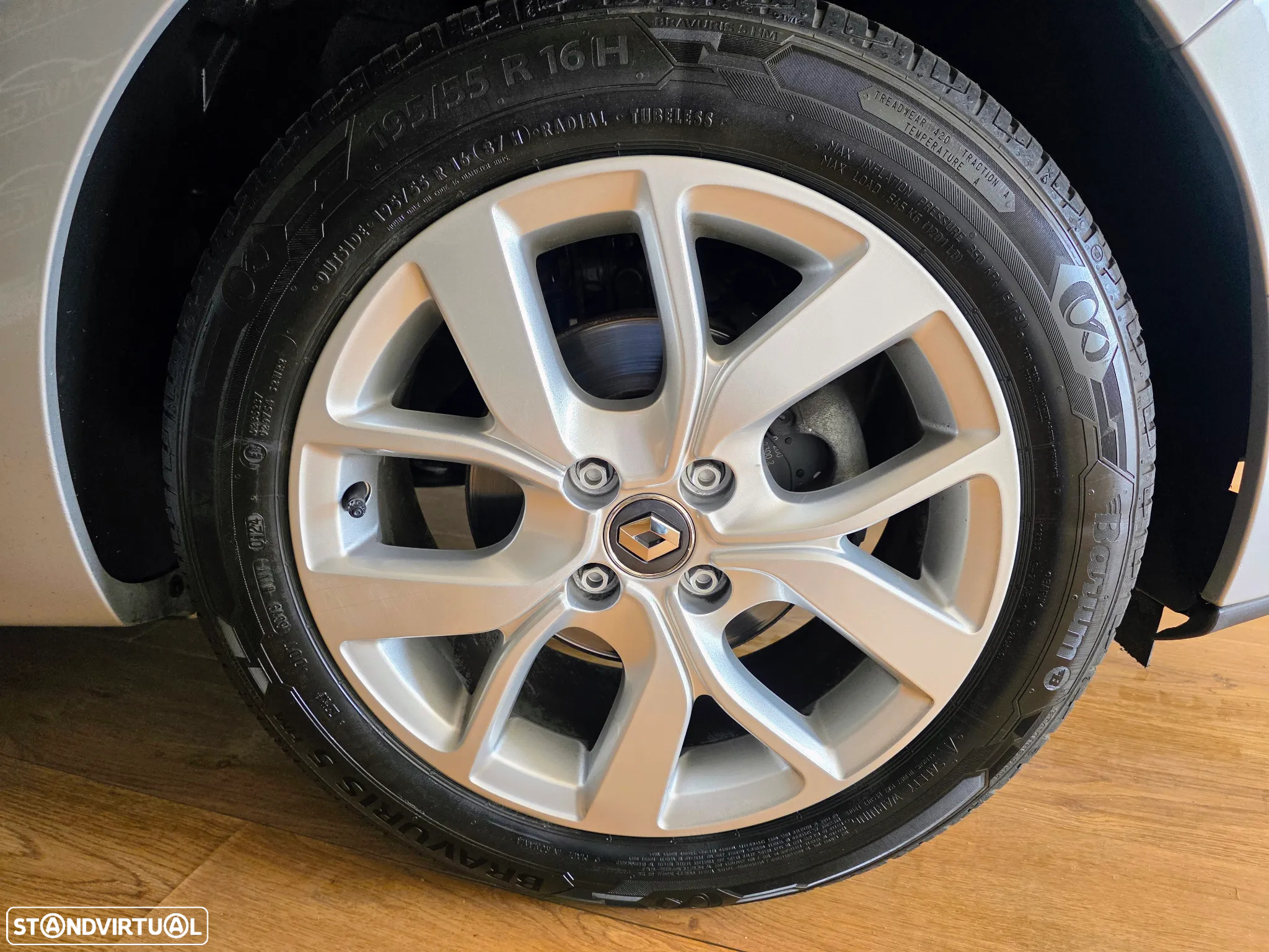 Renault Clio 0.9 TCe Limited Edition - 19
