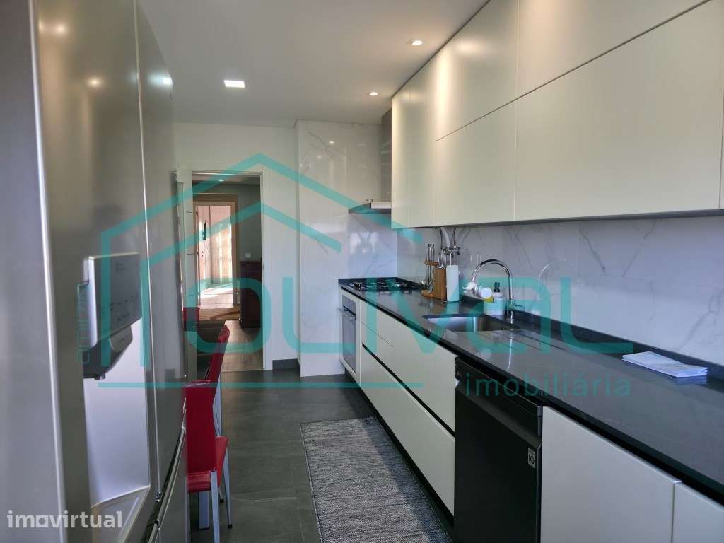 Belíssimo T3 totalmente renovado e mobilado em Póvoa Sta. Iria - Grande imagem: 3/34