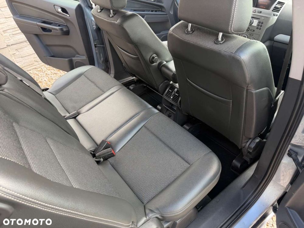 Opel Zafira - 36