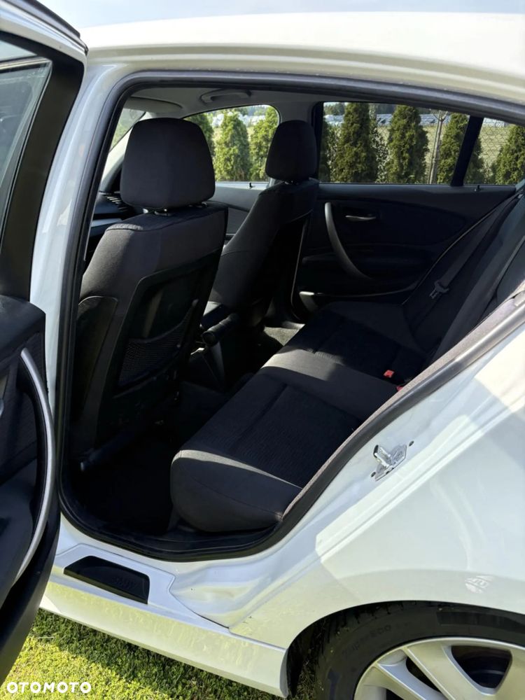 BMW Seria 1 116i - 11