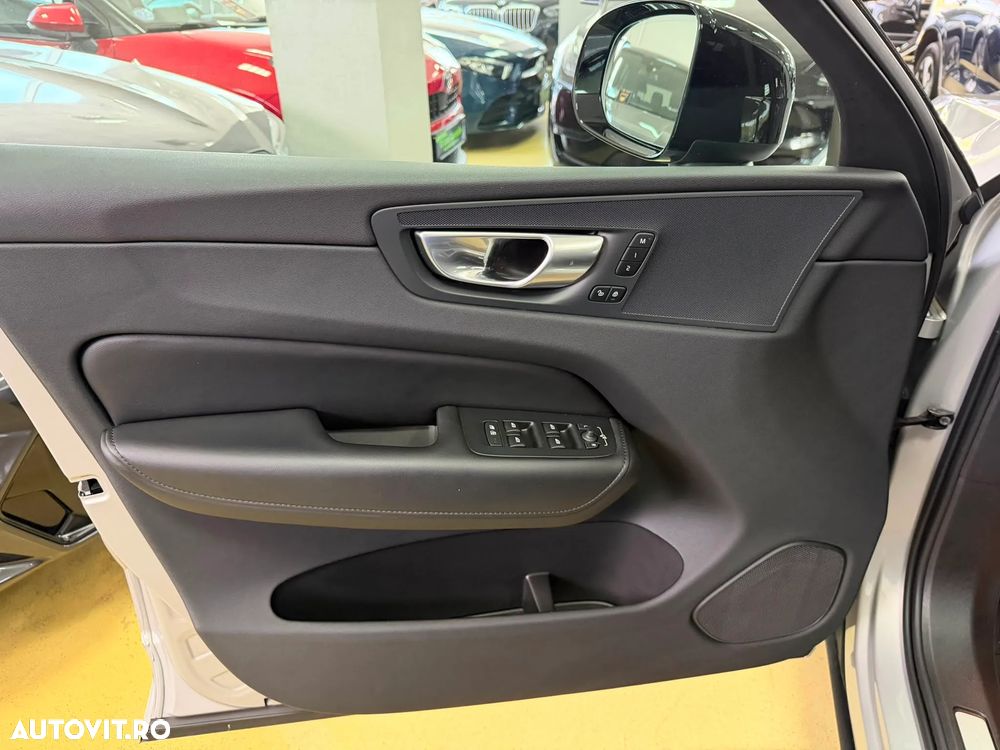 Volvo XC 60 T8 AWD Plus Dark - 15