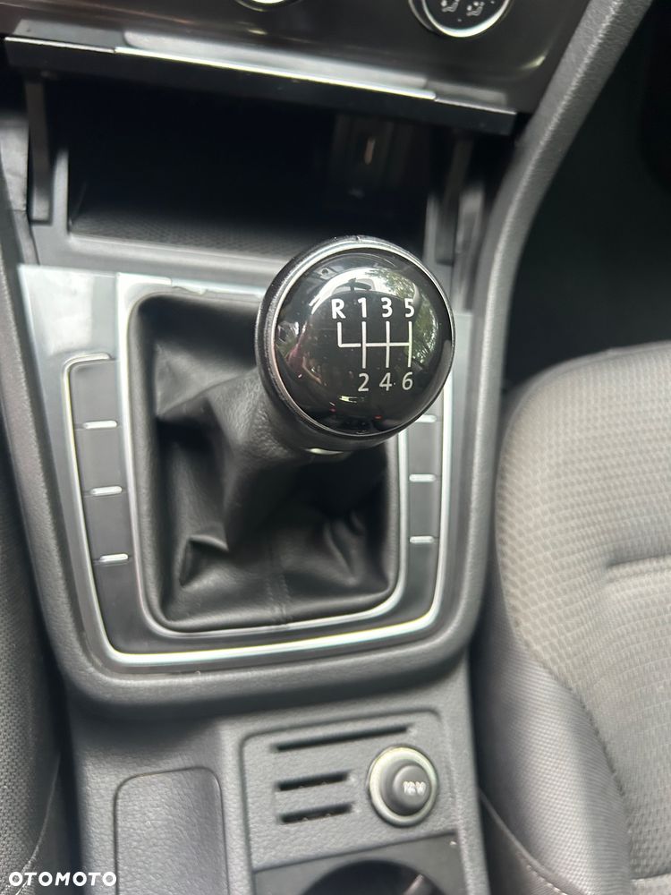 Volkswagen Golf - 17