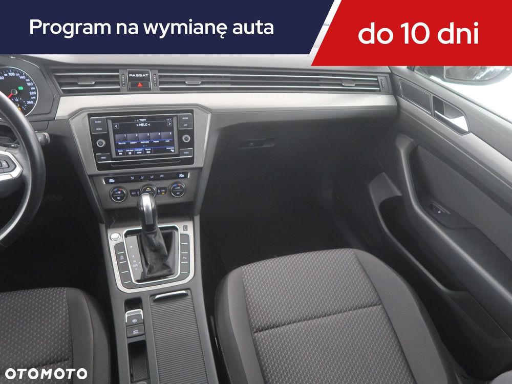 Volkswagen Passat - 10