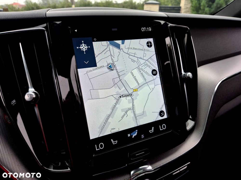 Volvo XC 60 D4 AWD R-Design - 14