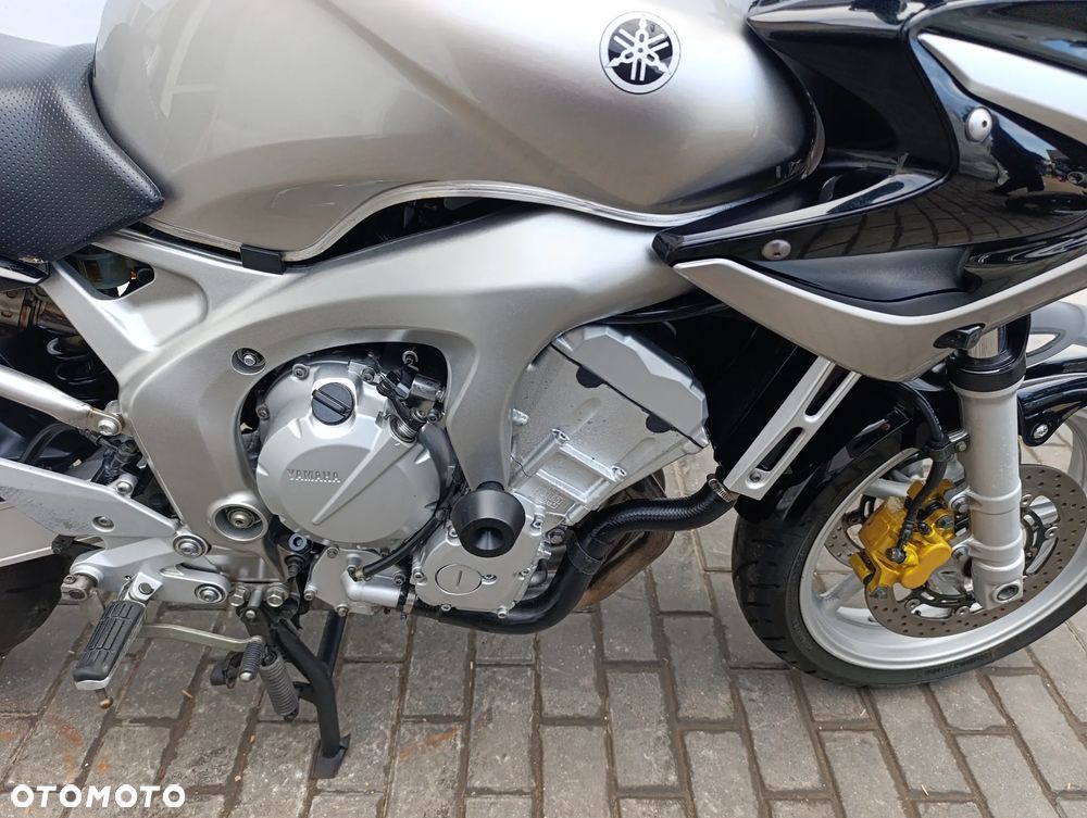 Yamaha FZ6 - 19