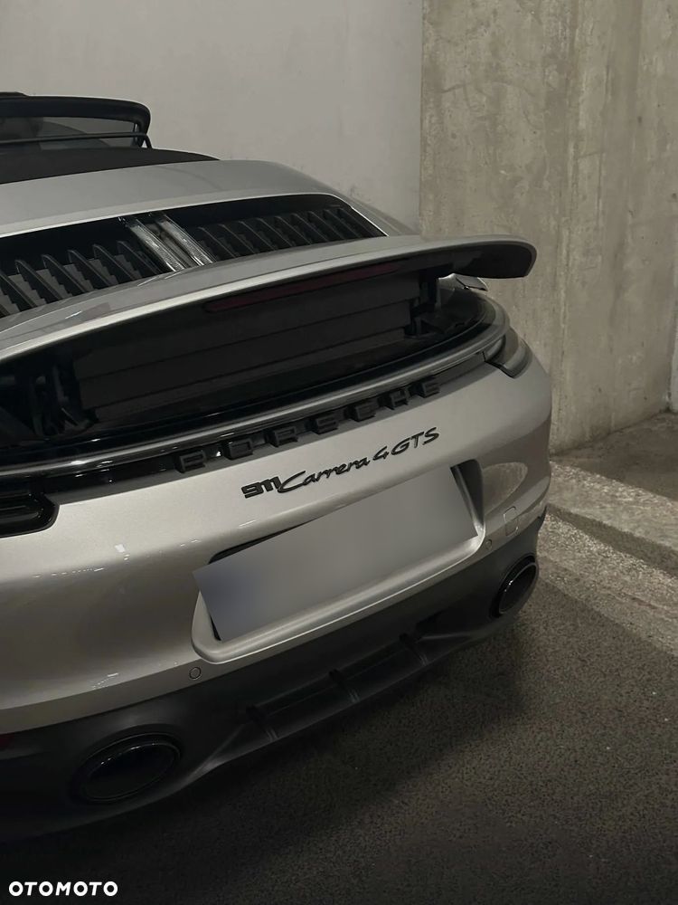 Porsche 911 Carrera 4 GTS - 3