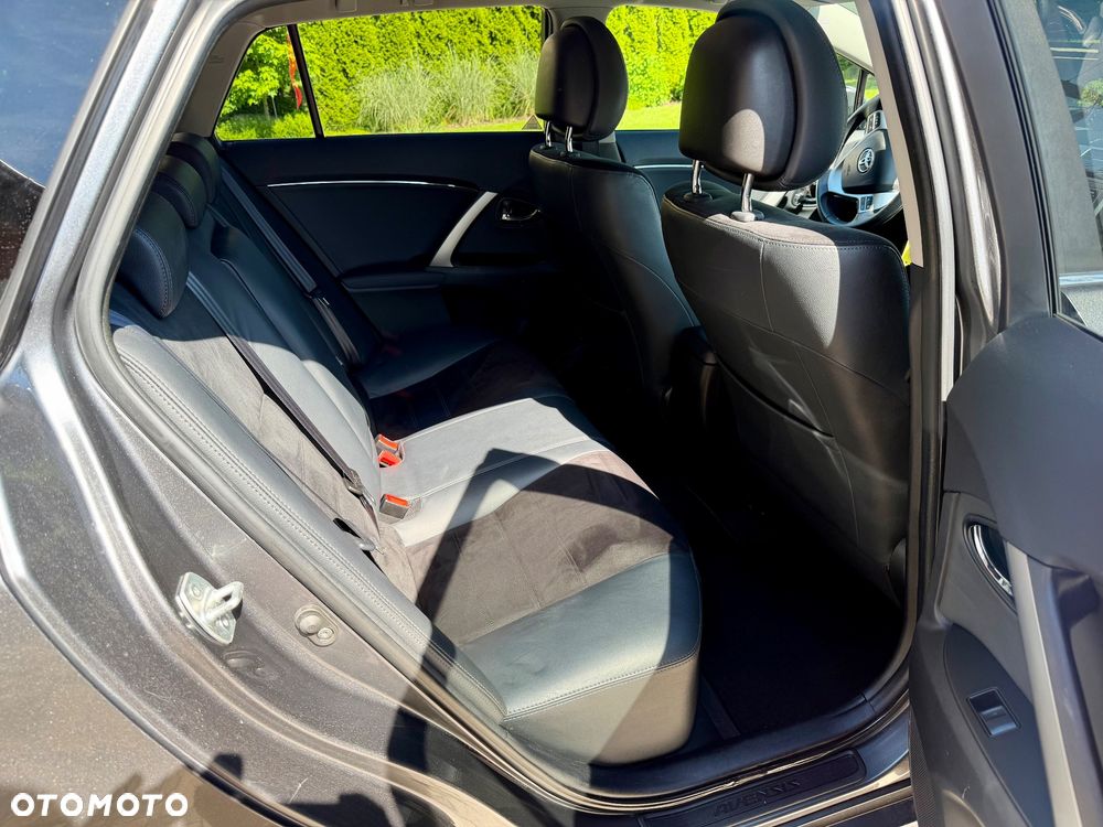 Toyota Avensis 1.8 Premium - 20