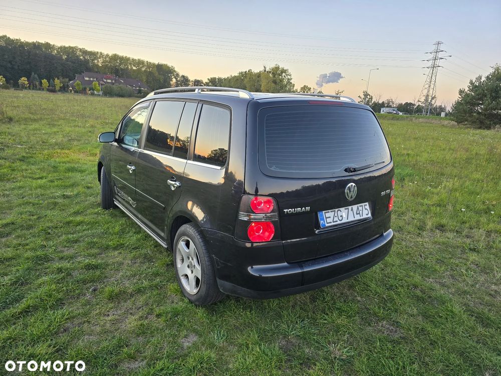 Volkswagen Touran - 9