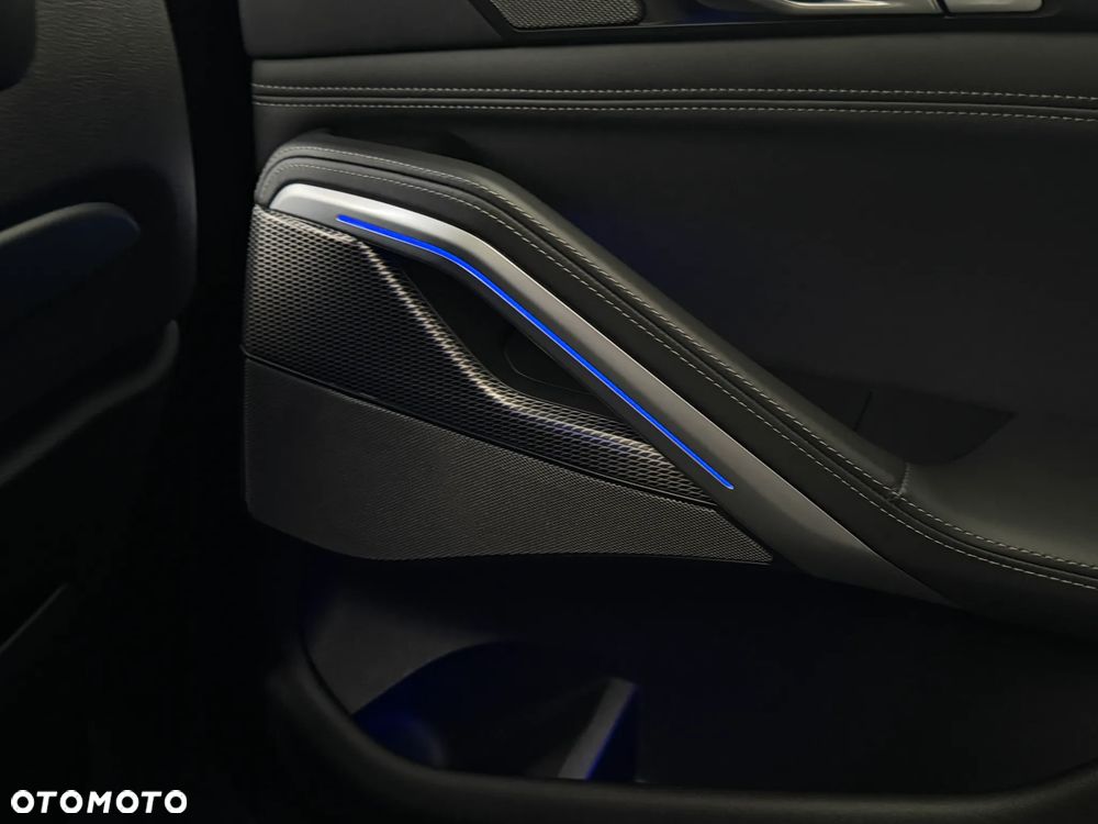 BMW X6 xDrive40d mHEV - 24