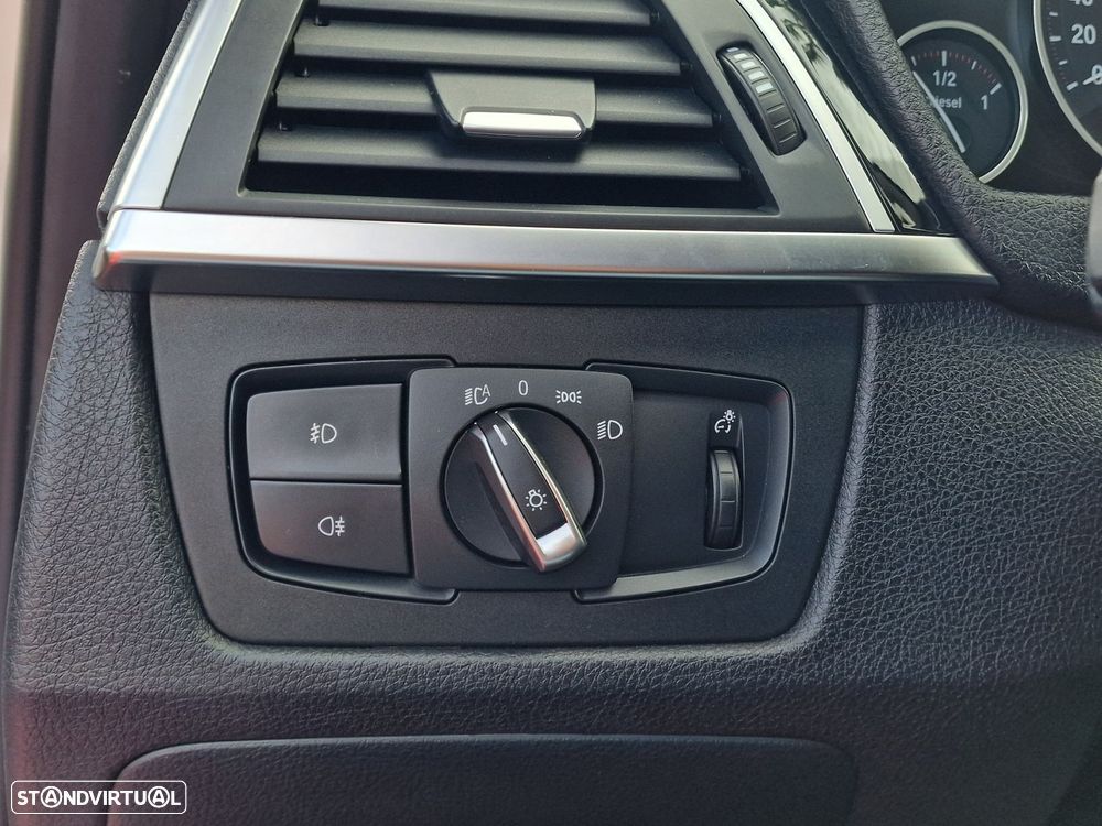 BMW 320 d EfficientDynamics Auto Line Sport - 16