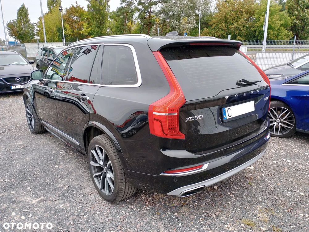 Volvo XC 90 D5 AWD Momentum - 2