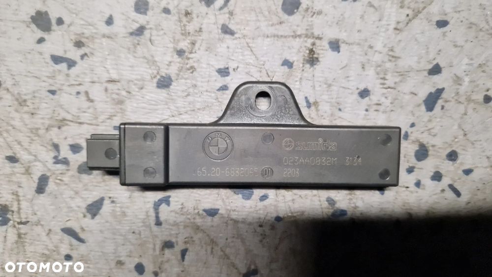BMW G30 WZMACNIACZ ANTENOWY 6832065 - 1