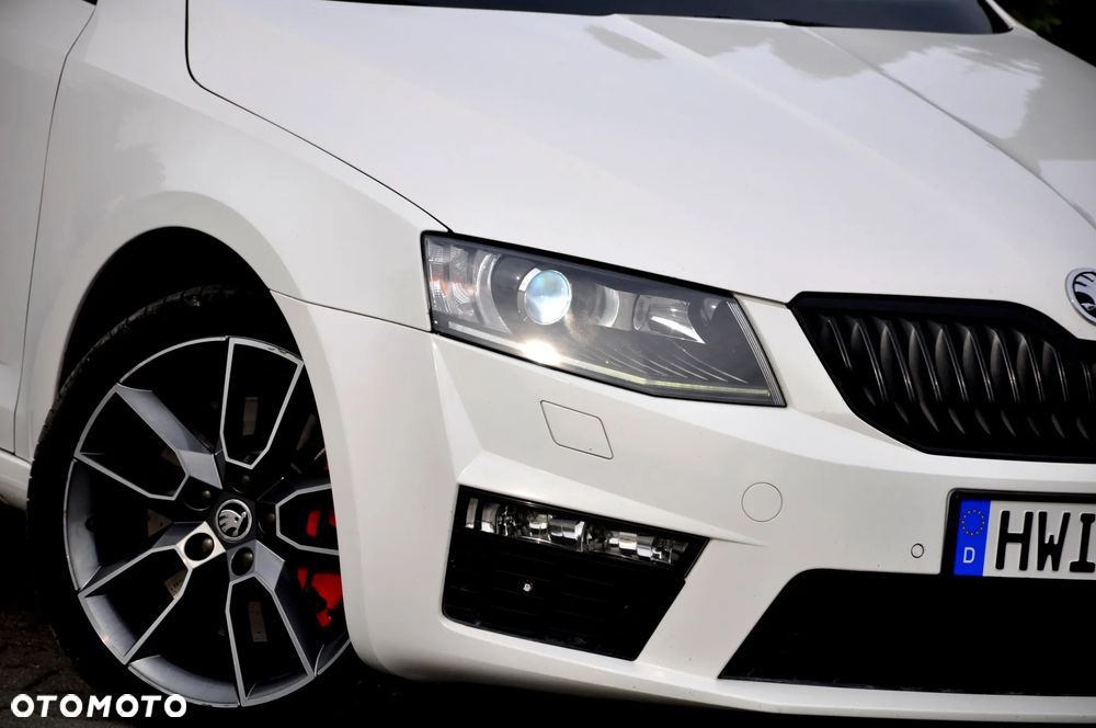 Skoda Octavia Combi 2.0 TDI DSG RS - 12