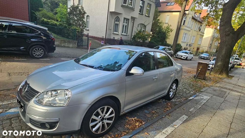 Volkswagen Jetta 1.6 TDI DPF Comfortline - 2