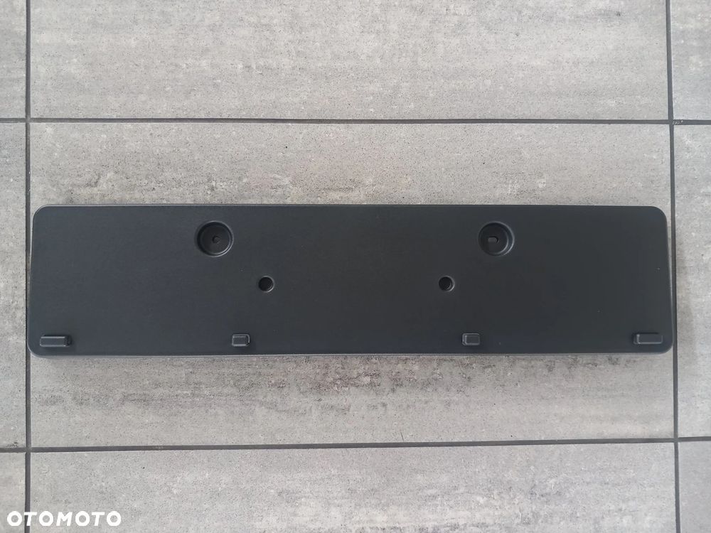 Uchwyt podkładka tablicy rejestracyjnej Ford Kuga 2012-2020 2334033 - 1