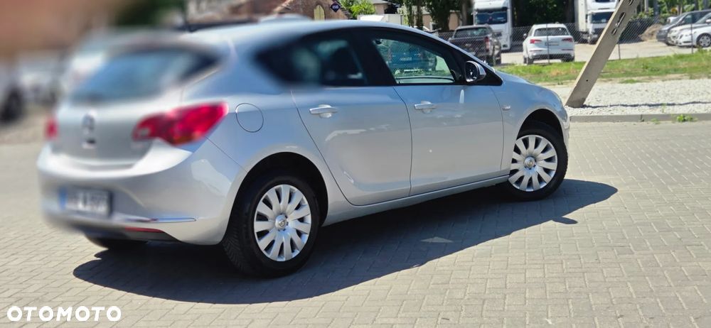 Opel Astra 1.4 111 - 14