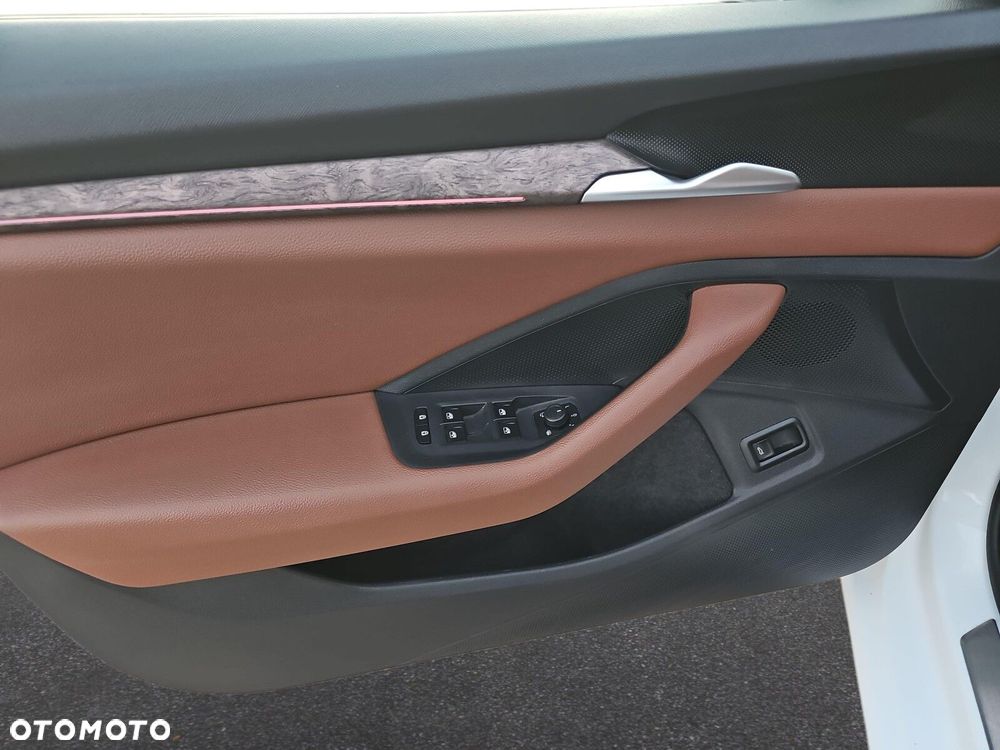 Skoda Superb 2.0 TDI SCR 4x4 L&K DSG - 13