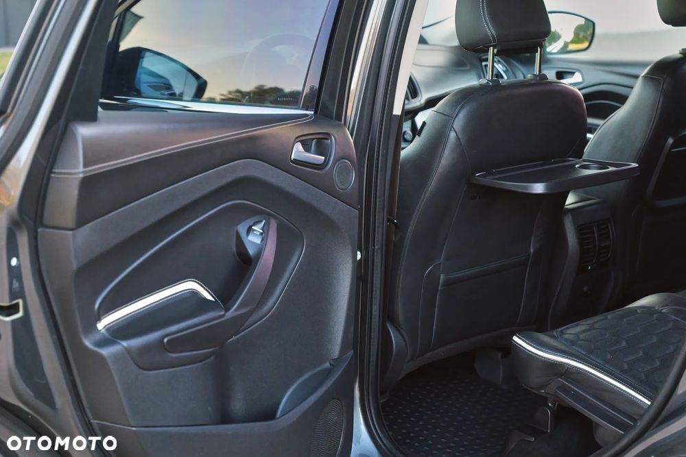 Ford Kuga 2.0 TDCi 2x4 Vignale - 38