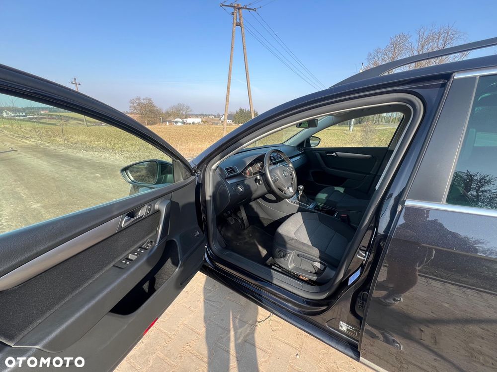 Volkswagen Passat - 9