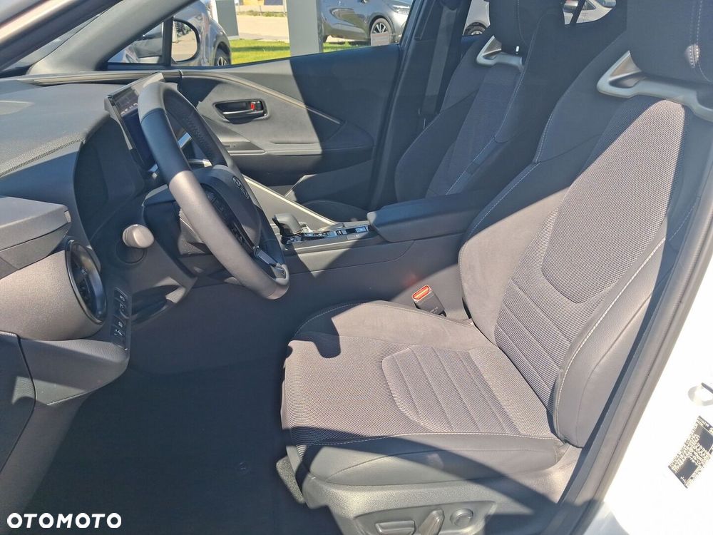 Toyota C-HR - 11
