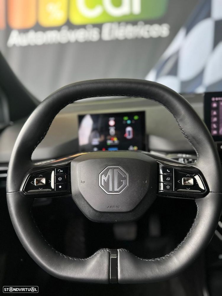 MG MG4 64 kWh Luxury - 17
