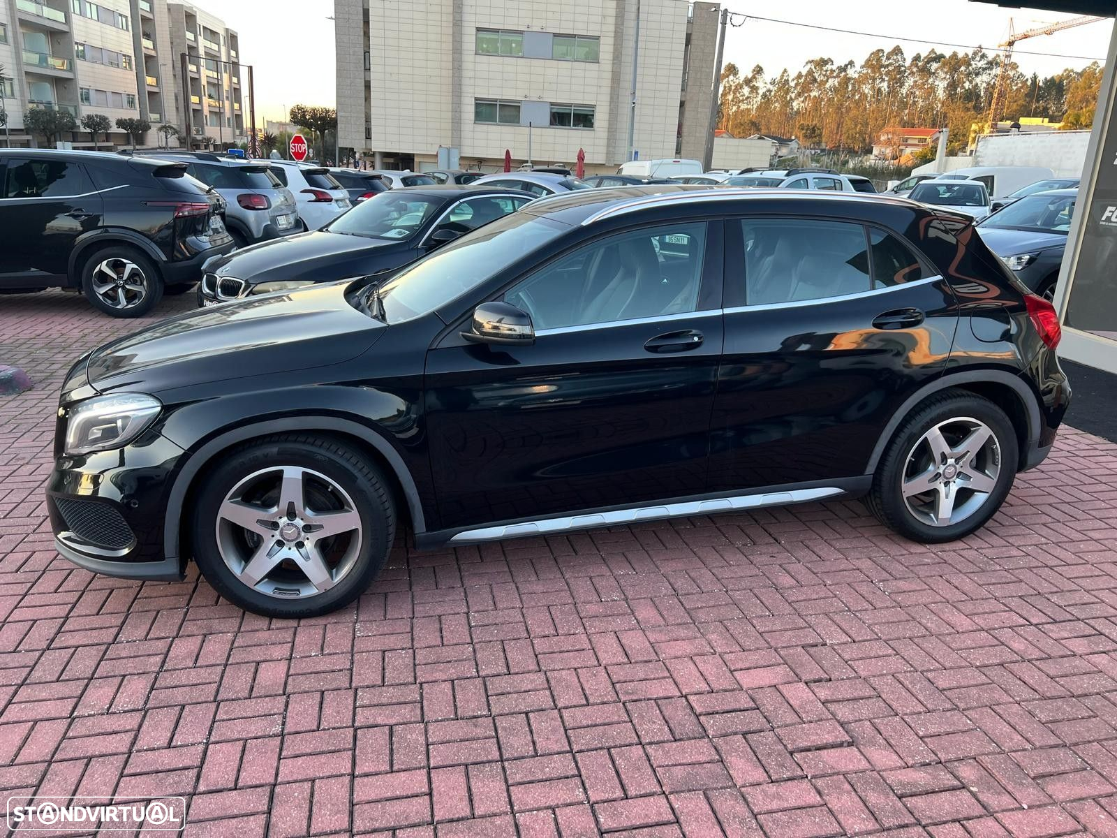Mercedes-Benz GLA 180 CDi AMG Line - 11