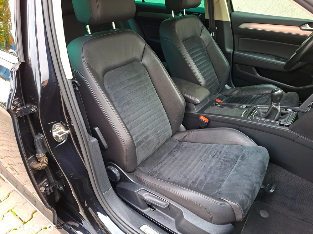 Volkswagen Passat 2.0 TDI (BlueMotion Technology) Highline - 25